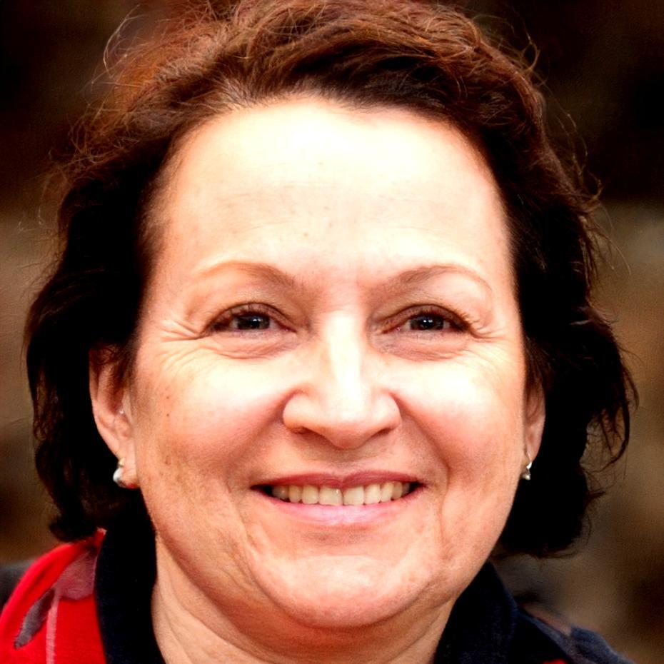 Ana Vega, Especialista en Inversiones